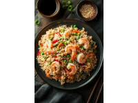 揚(yáng)州炒飯是一道具有悠久歷史的中國傳統(tǒng)美食