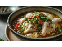 南昌必嘗美食：拌粉、瓦罐湯與鄱陽湖鮮魚盛宴