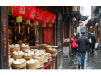 2025鄭州必嘗美食攻略：特色小吃、熱門街區(qū)一網(wǎng)打盡