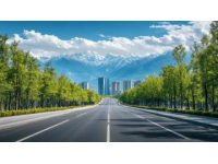 新疆昌吉回族自治州阜康市：漫步街頭，盡享地道酸奶與夜色美景