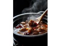 英德燉雞煲：探尋廣東清遠傳統(tǒng)美食的滋補魅力