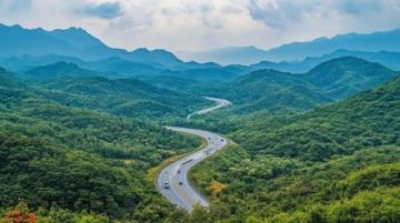 貴州地區(qū)有十條小眾摩旅寶藏路線，以下列舉其中四條