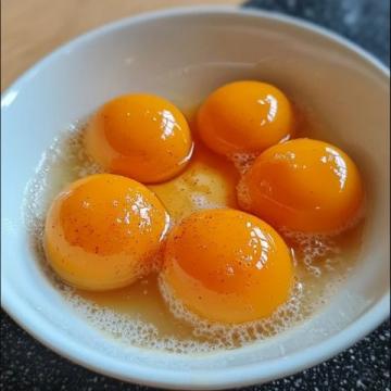 簡(jiǎn)單創(chuàng)意雞蛋餅做法，美味又實(shí)惠，手把手教學(xué)