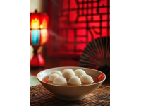 年糕泡飯：傳統(tǒng)與代際的微妙碰撞。