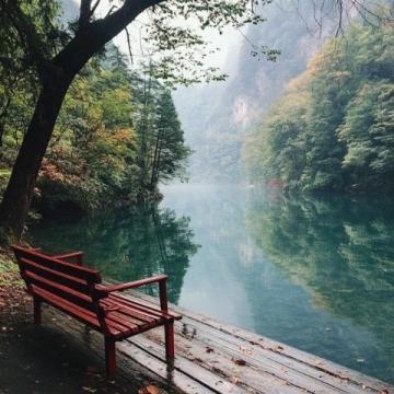 四川旅行攻略：九寨溝、峨眉山美景與成都悠閑生活體驗(yàn)