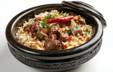 新疆特色抓飯：羊肉胡蘿卜燜飯，家常做法詳細(xì)步驟