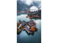 陽(yáng)春市位于廣東省西南部，以其優(yōu)美的自然風(fēng)光和豐富的文化遺產(chǎn)而聞名