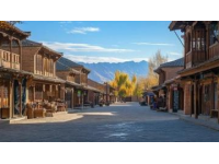 彌勒是一座位于滇南的小城，以其美麗的風(fēng)景、豐富的美食和便宜的物價吸引著眾多旅行者