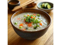 粥里的用料不是很多一般般，兩人份夠三個(gè)人喝的，味道也不是很正宗鮮美的那種