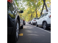 廈門小區(qū)車位月租高至2100元，業(yè)主感到非常不滿。