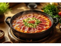長清大學城劉記網(wǎng)紅火鍋雞開業(yè)啦，就在三慶青年城森馬對面！