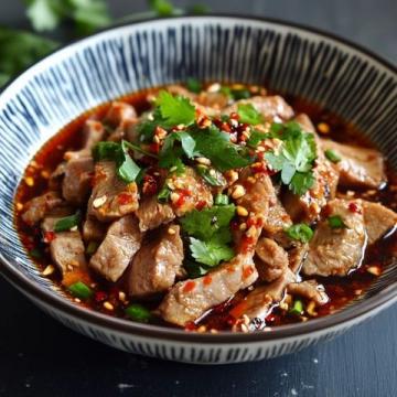 天熱沒(méi)食欲？3步做水煮肉片，香辣開胃超解饞！鄰居都饞哭了