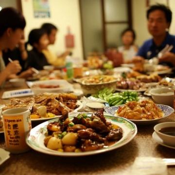 臺(tái)州玉環(huán)的海鮮美食豐富多樣，以下是一些值得嘗試的菜品