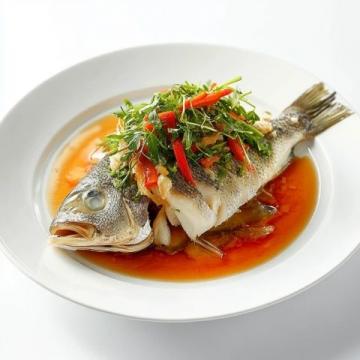新鮮大魚(yú)煮成紅燒魚(yú)，尤其亮眼的眼睛證明了魚(yú)的新鮮度