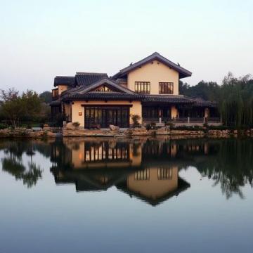 國(guó)家級(jí)AAAA景區(qū)·山水化湖:融合水文景觀與紅色文化的休閑勝地
