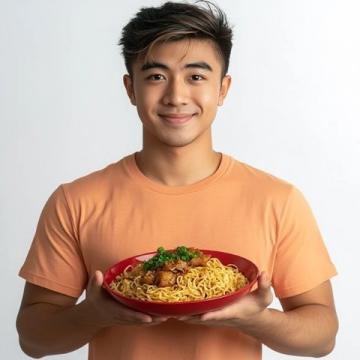 凌晨四點(diǎn)，美食博主挑戰(zhàn)極限吐掉第15口冰水拍攝“爆辣火雞面