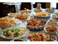 探秘廈門居民區(qū)的美食天堂：“滋味海鮮”，排隊也值得的家常美味！