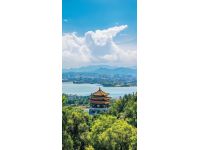 海南好玩的地方很多，既有美麗的海灘海島，也有特色的人文景觀和主題公園