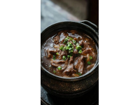如何燉出奶白鮮嫩不腥的鴨肉，簡單三步讓你輕松掌握技巧