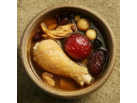 東北經(jīng)典美食：遼寧小雞燉蘑菇的鮮香傳奇