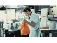 如何輕松成為廚房達(dá)人？熱門美食教程手把手教你烹飪技巧