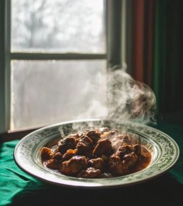 揭秘燜羊肉的美味秘訣:慢燉的藝術(shù)與調(diào)料搭配指南