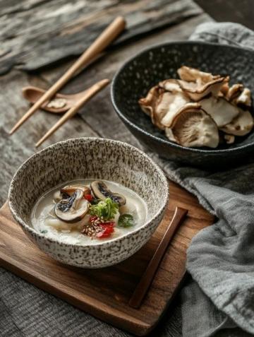 黔西南州林下菌藥產(chǎn)業(yè)基地建設(shè)完成15萬畝，特色菜肴做法大公開！