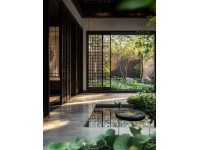 在泰州世貿(mào)河濱花園的門口，一家名為粵味小館的港式茶餐廳悄然開業(yè)