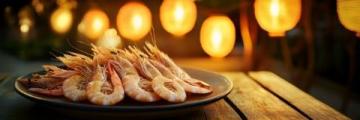 元旦過后迎新春，咸蛋黃焗蝦為年夜飯?zhí)砟晡? width=