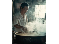 揭秘老北京炸醬面的傳奇故事：歷史、制作與文化傳承(附家常做法)