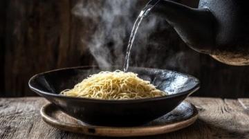 你家方便面不會還在直接下鍋煮吧摳鼻！教你新吃法