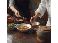 杭州風(fēng)味美食分享——簡(jiǎn)單易學(xué)的西湖牛肉羹制作步驟，讓你的餐桌增添一抹經(jīng)典美味！