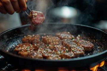 美食探店拔草總結(jié):從大刀肉到拇指生煎的美味之旅