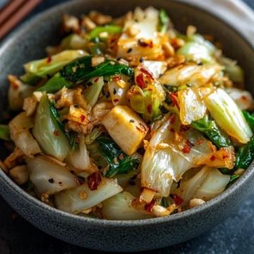夏季必做美味：秘制酸甜脆苤藍(lán)，鮮美爽口家中必備佳肴