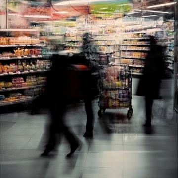 硬氣"生存法則:沃爾瑪南寧店的人流冷暖與運(yùn)營之道