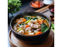 冬日暖心美食指南：羊肉湯、烤紅薯、火鍋與冰糖葫蘆的溫暖邂逅
