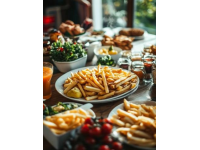 美食推薦可以根據(jù)不同的菜系、口味和地區(qū)來推薦,以下是一些經(jīng)典的美食類別和推薦