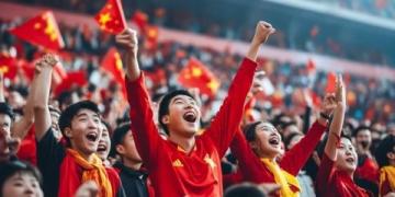 近日，香港明星足球隊(duì)踏上了新的征程，這次他們的友誼賽目的地是風(fēng)景秀麗的廣東汕頭