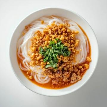 經(jīng)典東北風味:豬肉燉粉條軟爛入味