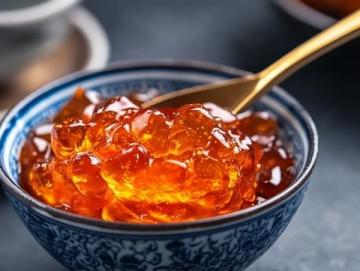**弋陽年糕**是江西省上饒市弋陽縣的傳統(tǒng)特色美食，以其獨特的口感、制作工藝和文