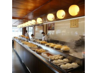遼寧大學(xué)崇山校區(qū)食堂探店記：烤盤(pán)飯、麻醬拌，美食與青春同在