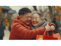 笑神姜濤再度造訪大衣哥：朱樓村掀起又一波旅游熱潮！