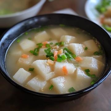 在順德容桂，有一種名為魚溫粥的美食,聽起來很特別，但我卻不知道它是什么