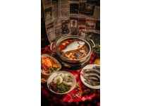 西雙版納都有什么美食西雙版納的美食以傣族風(fēng)味為主，融合了東南亞特色