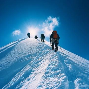鑒別高原反應(yīng)的小知識登山者在高海拔地區(qū)的3大身體表現(xiàn)！