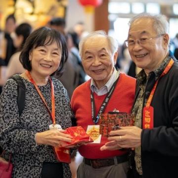 四位退休老領導五一齊聚香港，尋覓特色美食共度佳節(jié)