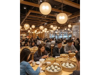 深圳作為一座移民城市，美食融合了全國各地乃至全球的風(fēng)味，既有地道的粵菜、潮汕風(fēng)味