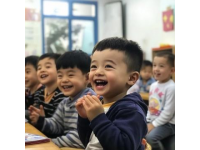 送孩子到寧夏上學(xué)，碰到火車上一位寧夏人，說寧夏是三線城市的收入，一線城市的消費