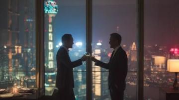 夜幕下的閱江樓與江風(fēng)中的游輪體驗