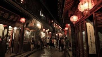 湘西三站游：鳳凰古城、德夯苗寨和芙蓉鎮(zhèn),每個地方都有著獨特的魅力.